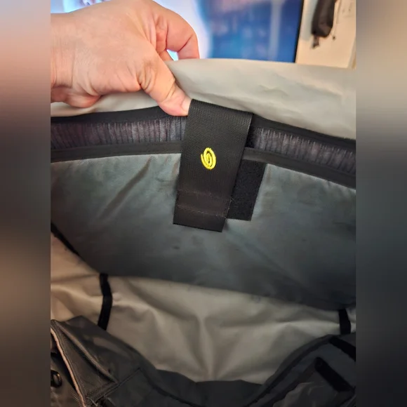 Black Timbuk2 Men's Messenger Large Laptop Bag - Picture 7 of 14